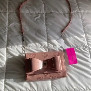 Betsey Johnson bow heart crossbody bag